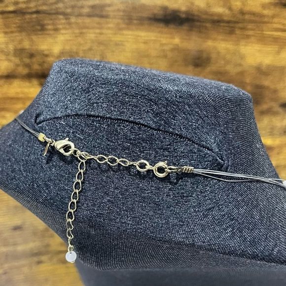 Avon Layered Necklace w/ Earrings - Picture 5 of 10